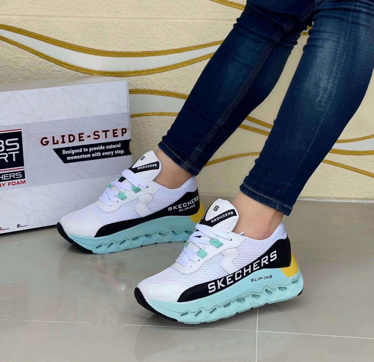 Bello Skechers Dama Mt Blanco negro
